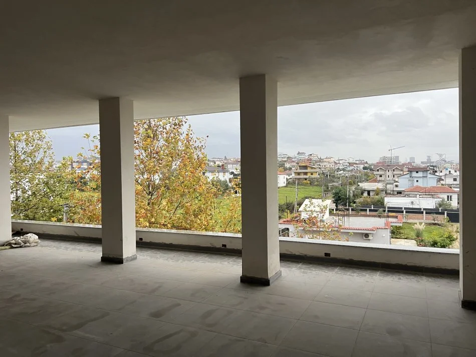 Jap me qera ambjent biznesi Kati 2, 300 m² 800 € (Rruga Arben Broci, Paskuqan Kamëz)