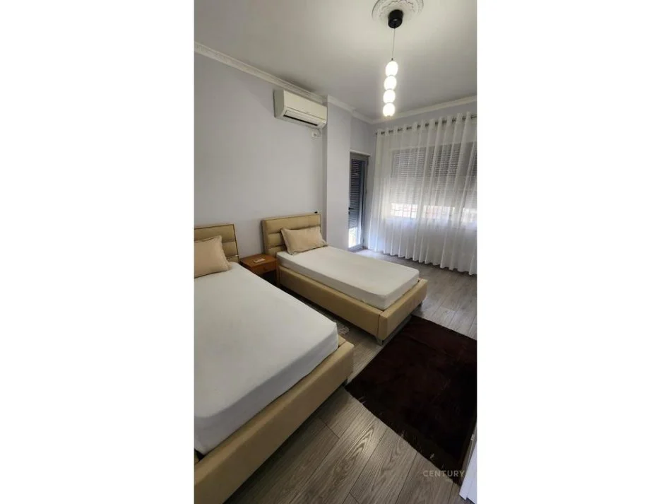 Tirane, jepet me qera apartament 3+1+Aneks+Ballkon Kati 6, 150 m² 1.500 € 