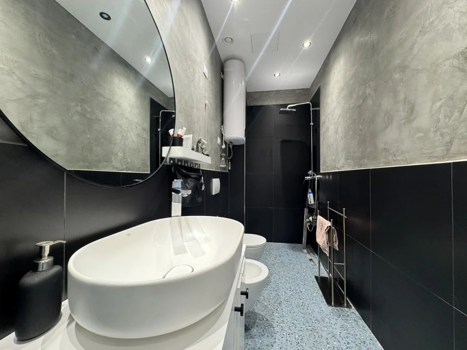 Tirane, jepet me qera apartament 2+1+Aneks+Ballkon , 128 m² 2.000 € (Lake View Residences)