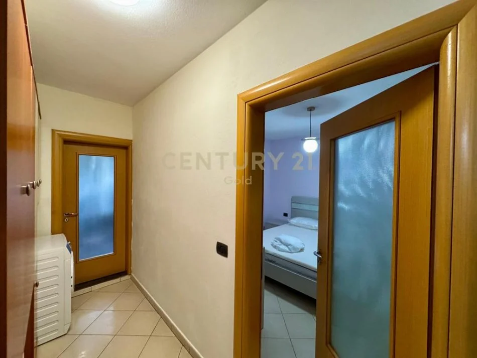 Tirane, shes apartament Kati 3, 80 m² (Rruga e Durresit)