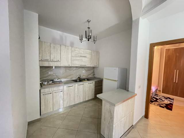 Durres, jepet me qera apartament 2+1+A+BLK Kati 1, 110 m² 270 Euro (Rruga pavarsia)