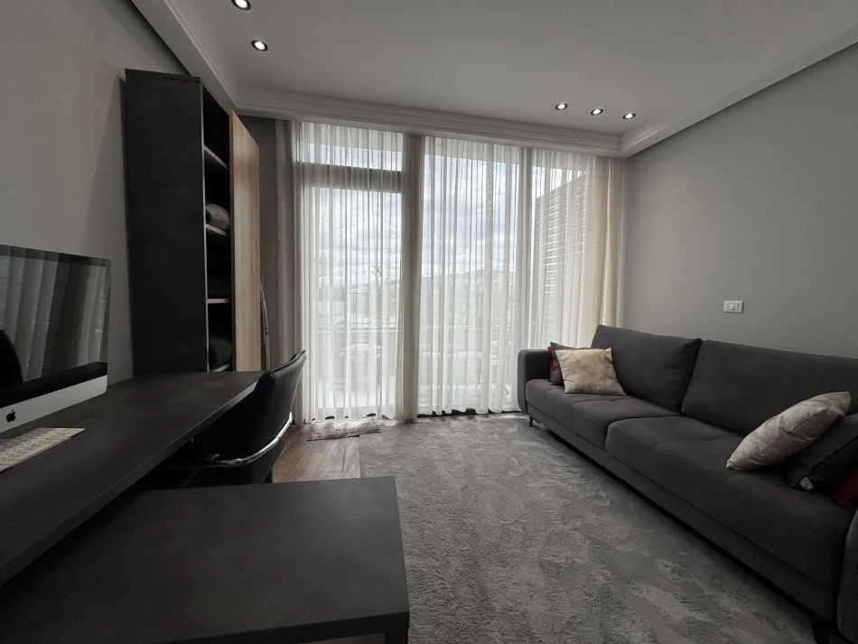 Tirane, jepet me qera apartament 2+1+Aneks+Ballkon , 128 m² 2.000 € (Lake View Residences)