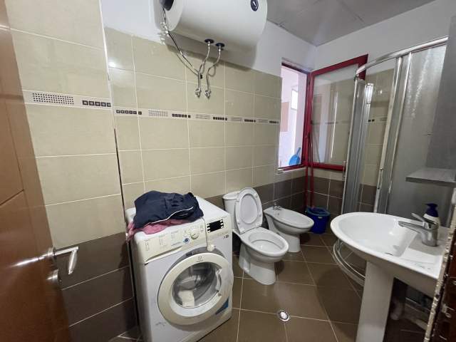 Durres, jepet me qera apartament 2+1+A+BLK Kati 1, 110 m² 270 Euro (Rruga pavarsia)