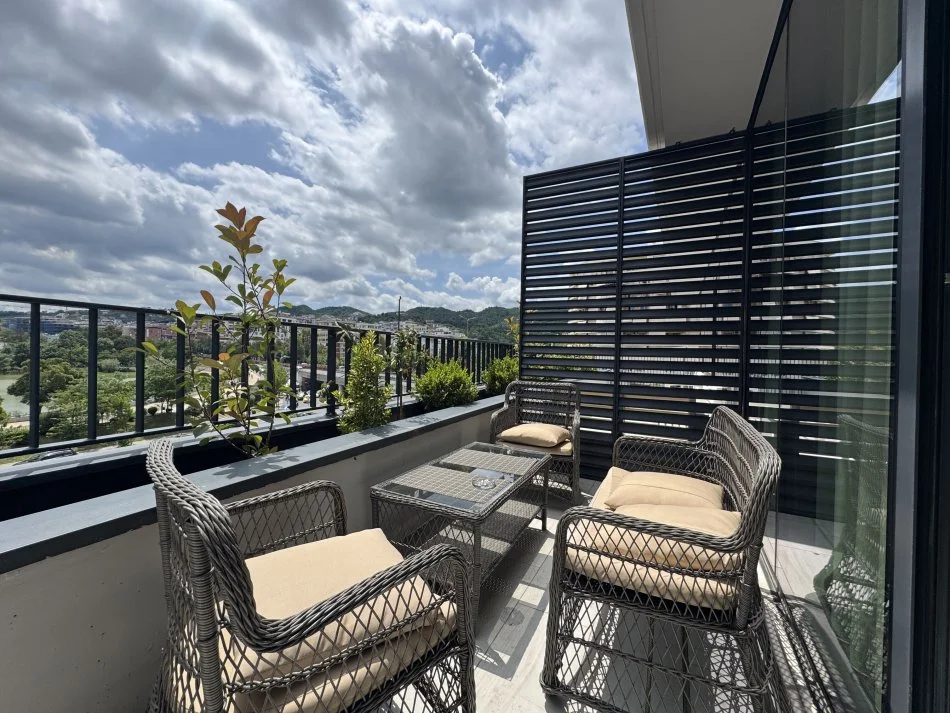 Tirane, jepet me qera apartament 2+1+Aneks+Ballkon , 128 m² 2.000 € (Lake View Residences)