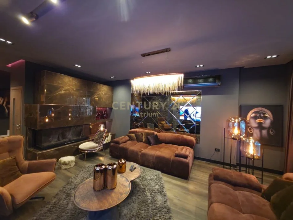 Tirane, jepet me qera Vile 3 Katshe Kati 3, 500 m² 3.500 € (Vilat Amerikane)