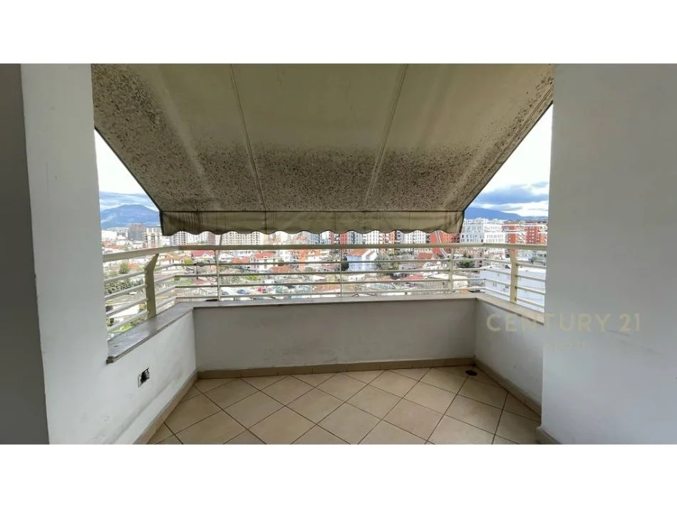 Tirane, jepet me qera apartament 3+1+Aneks+Ballkon Kati 6, 151 m² 730 € 