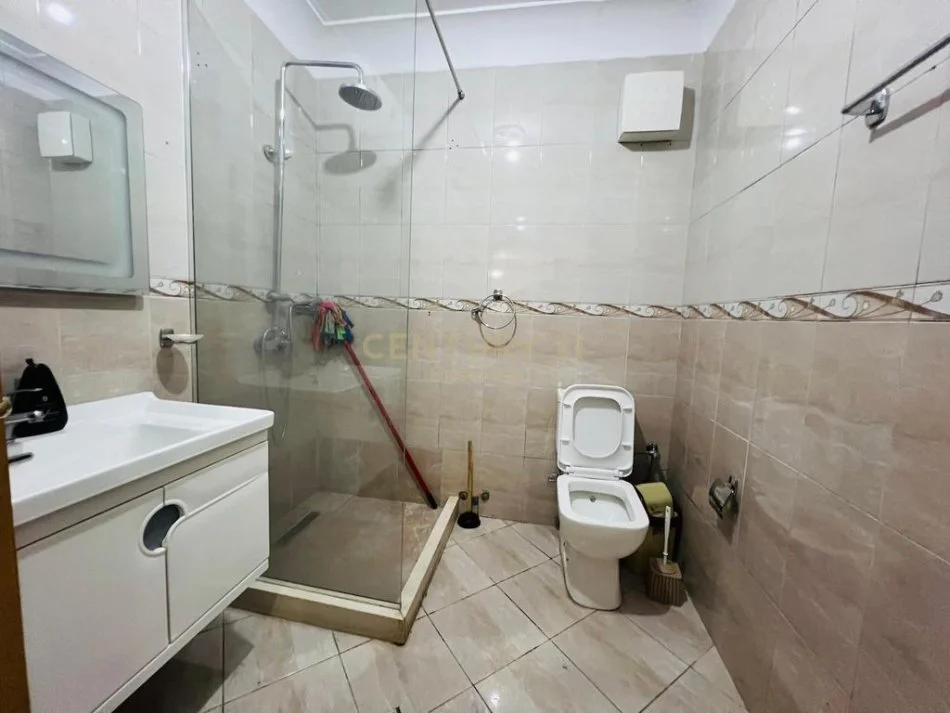 Tirane, jepet me qera apartament 1+1+Ballkon Kati 2, 66 m² 500 € 