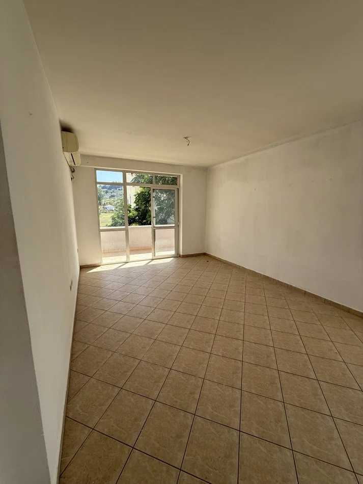 Tirane, shitet apartament 2+1+Ballkon Kati 2, 105 m² 126.000 € (Astir Me Hipoteke 1200€/m2)