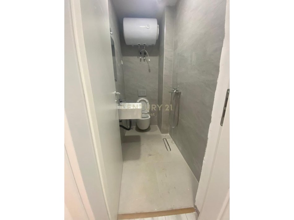 Tirane, jepet me qera 2+1 Kati 1, 69 m² 350 € (Fresku)
