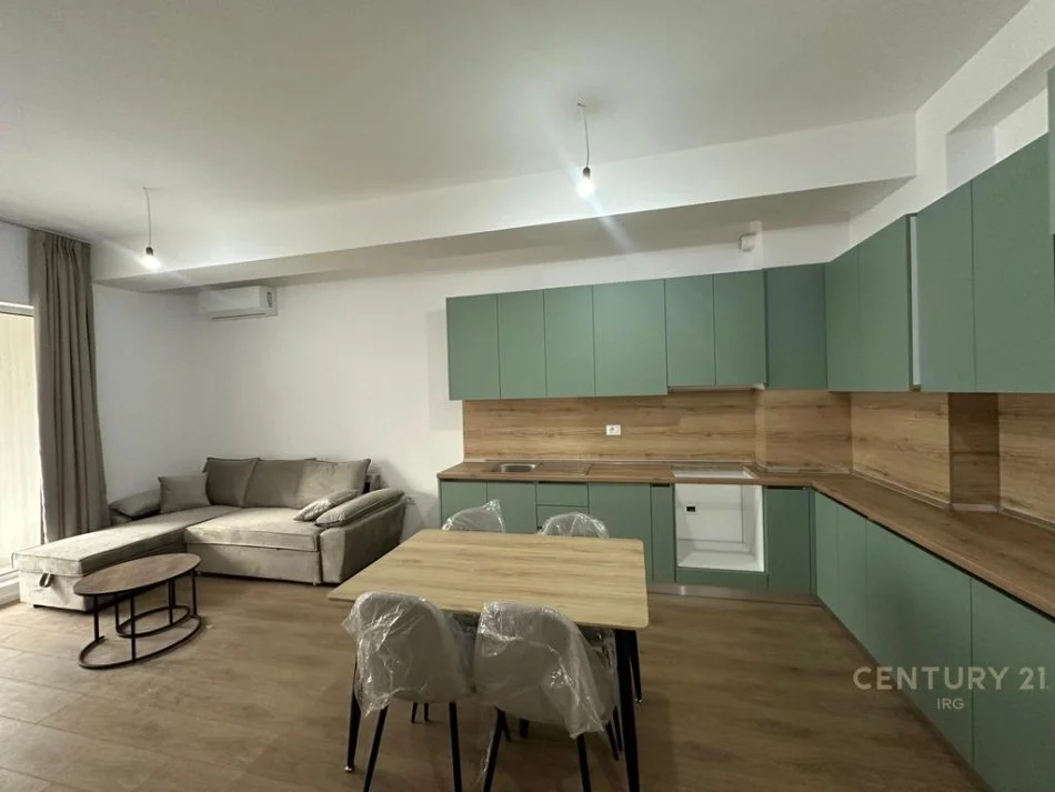 Tirane, jepet me qera apartament 1+1+Ballkon Kati 2, 50 m² 400 € (Kaimi)