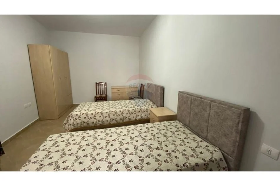 Tirane, jepet me qera apartament 1+1 Kati 5, 80 m² 550 € (Selvia)