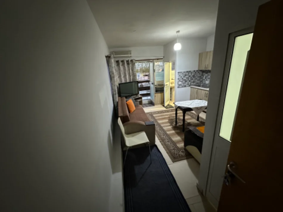 Tirane, jepet me qera apartament 1+1 Kati 3, 45 m² 320 € (Zogu i Zi ,Perballe Asllan Rusi)