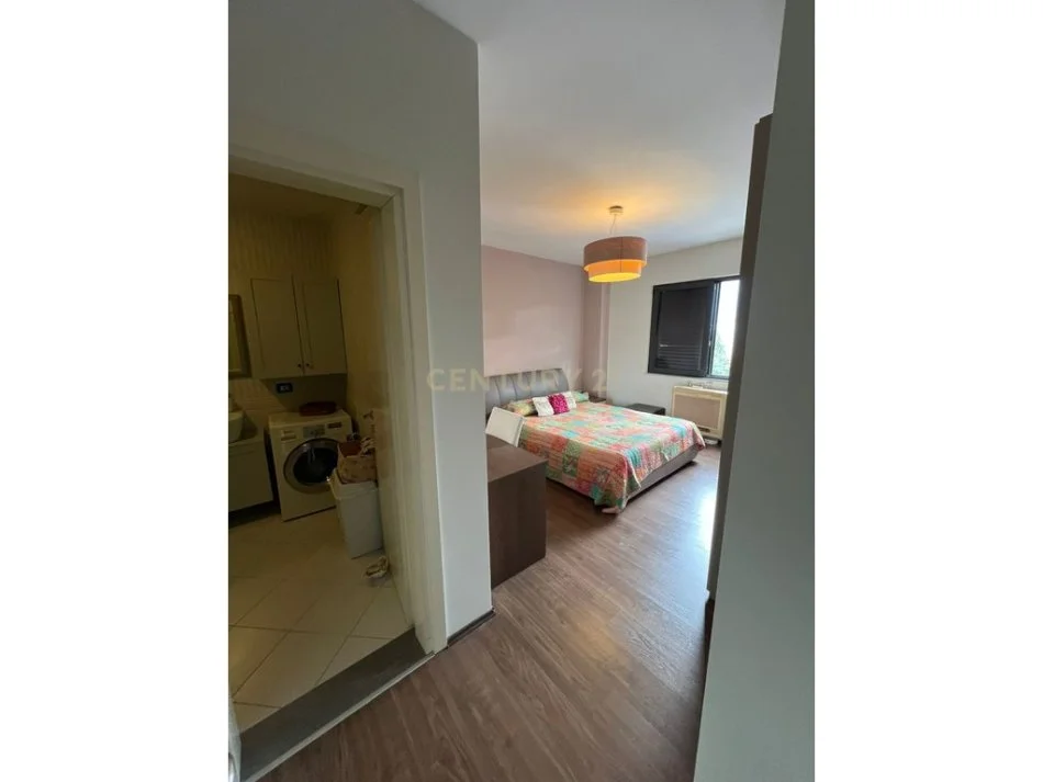 Tirane, jepet me qera apartament 3+1+Aneks+Ballkon Kati 4, 135 m² 2.000 € 