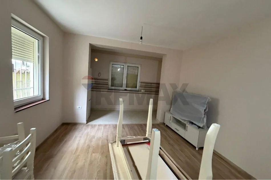 Tirane, jepet me qera 2+1 , 120 m² 550 € (Rruga Budi)