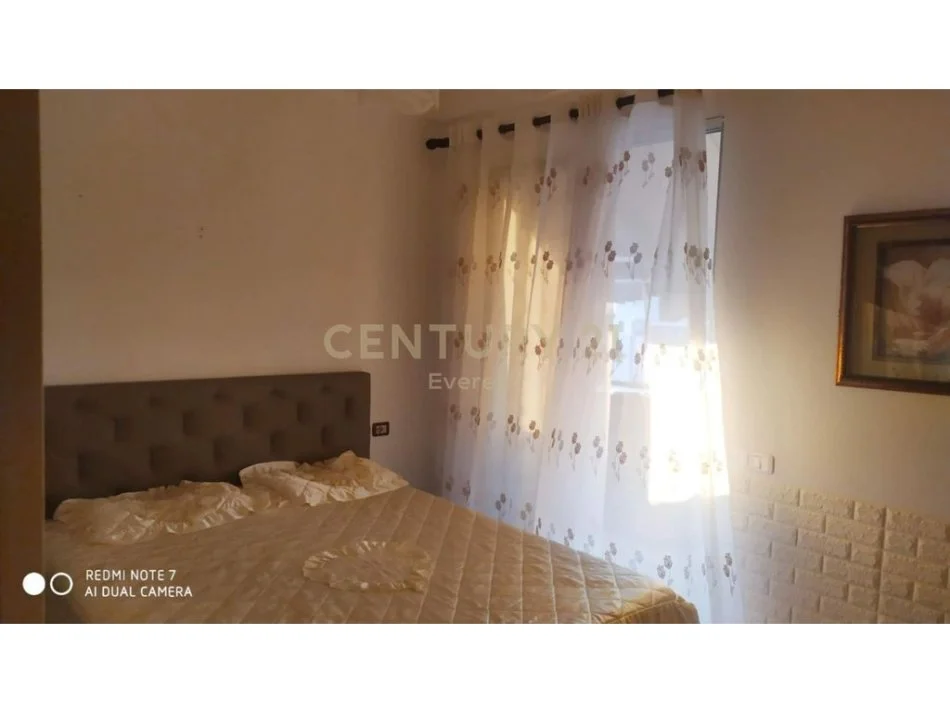 Tirane, jepet me qera apartament 2+1 Kati 6, 90 m² 400 € 
