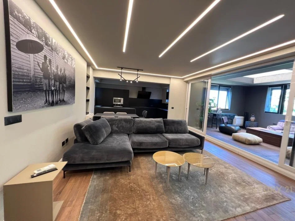 Tirane, jepet me qera apartament 3+1 Kati 1, 170 m² 2.500 € 