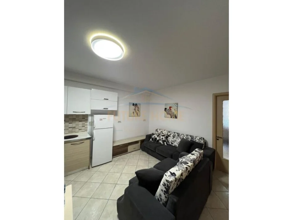 Tirane, jepet me qera apartament 2+1+Ballkon Kati 3, 80 m² 500 € (21 Dhjetori)