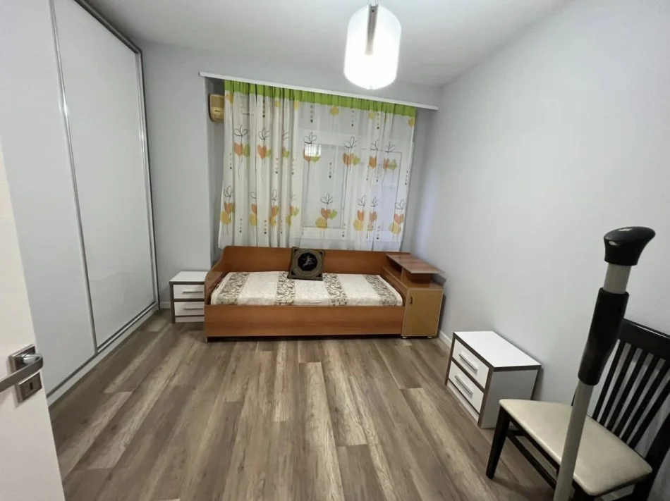 Tirane, jepet me qera apartament 2+1+Ballkon Kati 2, 97 m² 650 € (Kodra e Diellit, Prane Big Market)