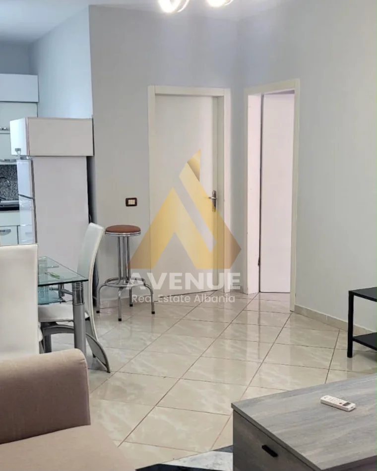 Tirane, jepet me qera apartament 1+1 Kati 4, 70 m² 450 € (Bulevardi Migjeni)