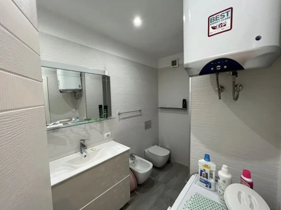 Tirane, jepet me qera apartament 2+1+Ballkon Kati 2, 97 m² 650 € (Kodra e Diellit, Prane Big Market)