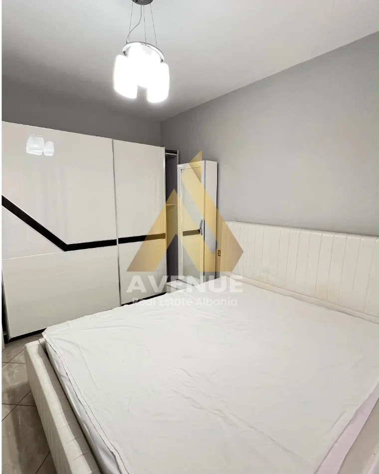 Tirane, jepet me qera apartament 1+1 Kati 4, 70 m² 450 € (Bulevardi Migjeni)