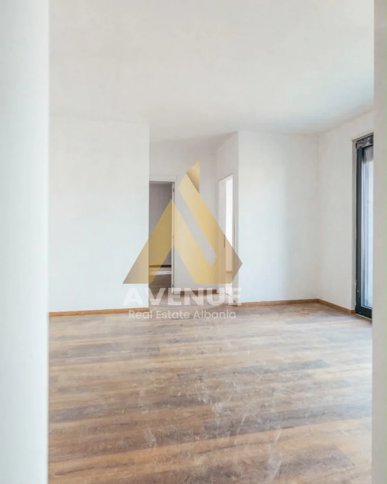 Tirane, jepet me qera apartament 3+1+Ballkon Kati 7, 130 m² 800 € (Rruga Durresit)