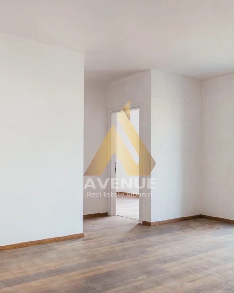 Tirane, jepet me qera apartament 3+1+Ballkon Kati 7, 130 m² 800 € (Rruga Durresit)
