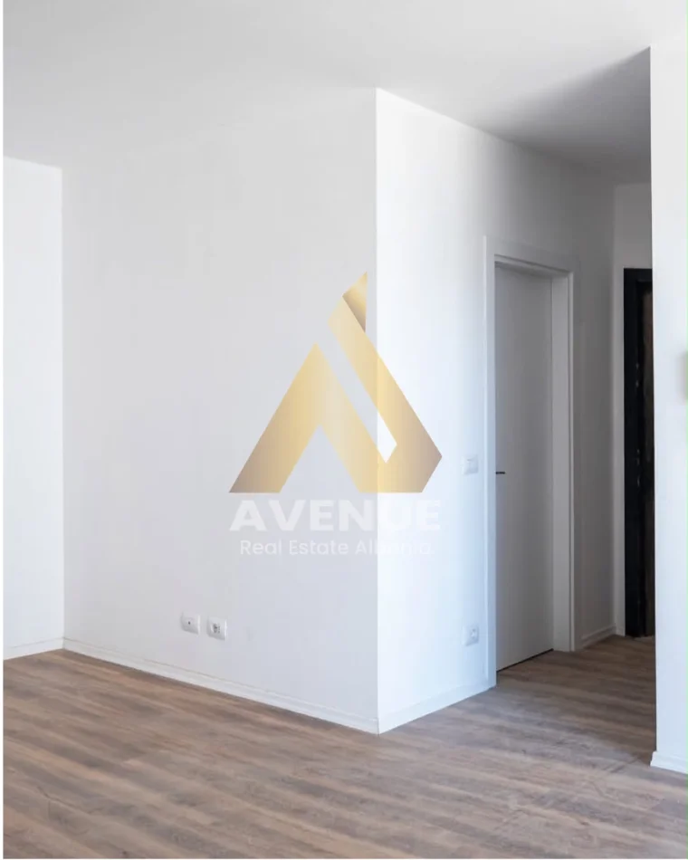 Tirane, jepet me qera apartament 3+1+Ballkon Kati 7, 130 m² 800 € (Rruga Durresit)