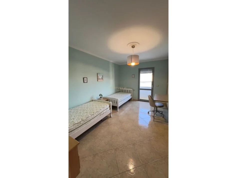 Tirane, jepet me qera apartament 2+1 Kati 10, 120 m² 850 € (zogu zi)