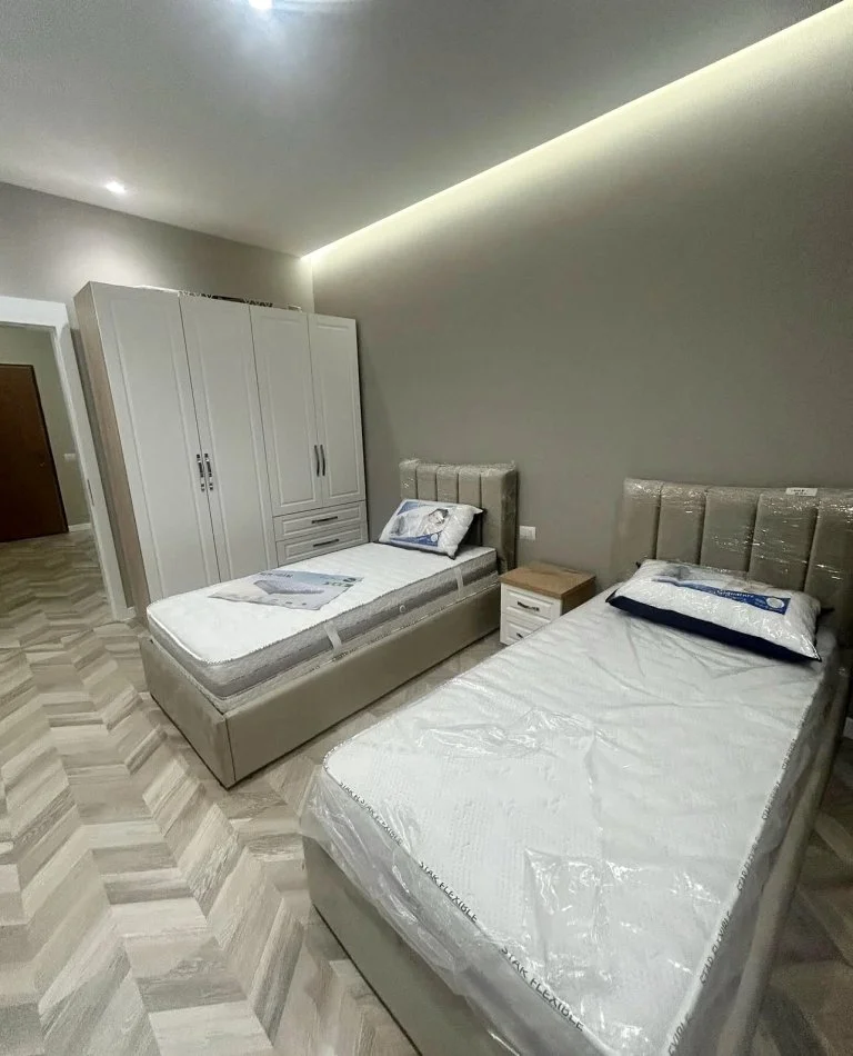 Tirane, jepet me qera apartament 2+1+Ballkon Kati 7, 120 m² 1.200 € (Qender, 9-Kateshet)