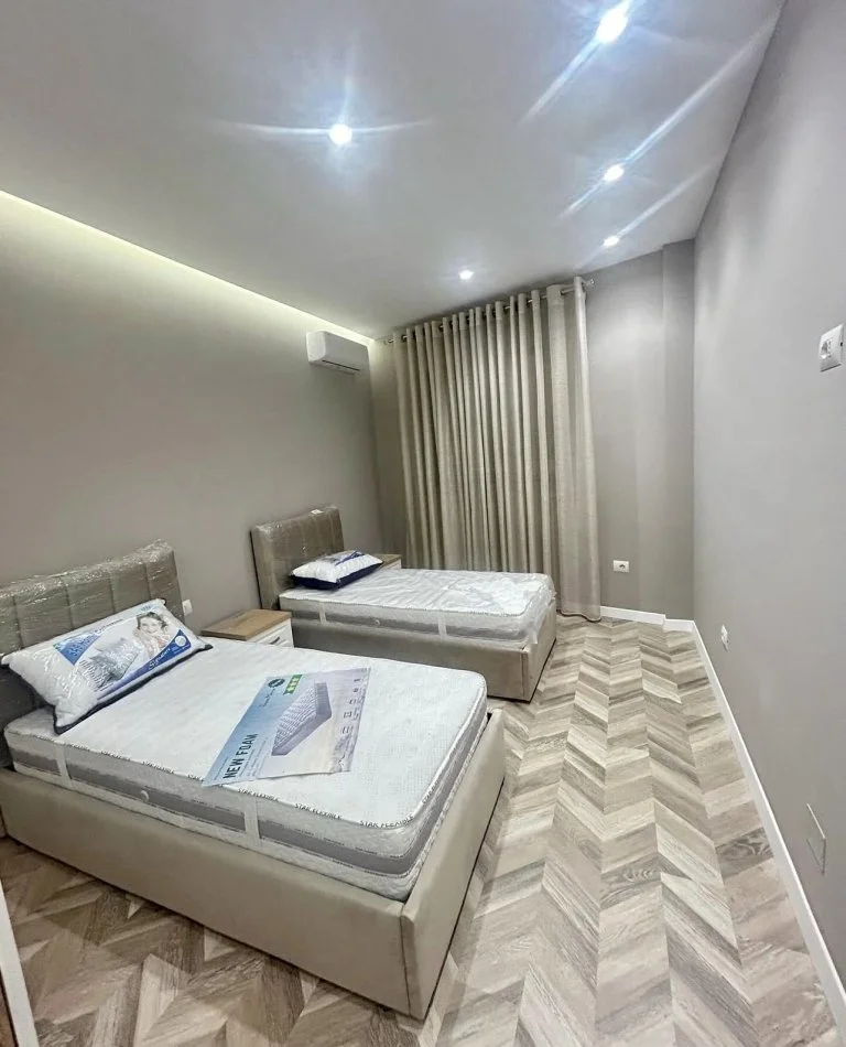 Tirane, jepet me qera apartament 2+1+Ballkon Kati 7, 120 m² 1.200 € (Qender, 9-Kateshet)