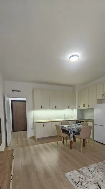 Tirane, jepet me qera apartament 1+1 Kati 2, 60 m² 450 € 