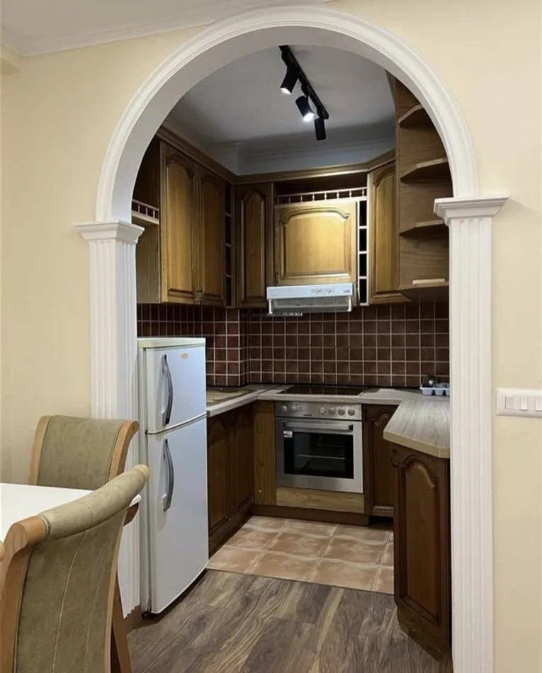 Tirane, jepet me qera apartament 1+1+Aneks Kati 1, 68 m² 570 € (Prane Brrylit, Rruga Vllazen Huta)