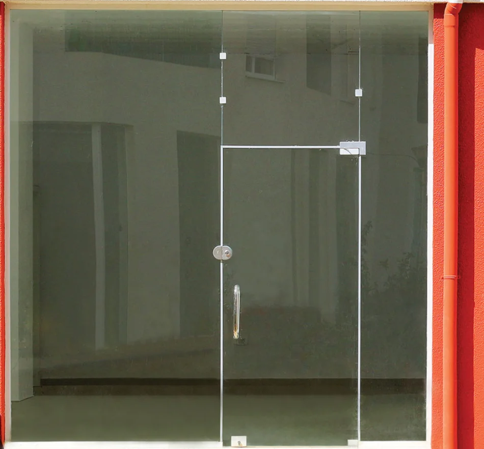 Tirane, shitet dyqan Kati 0, 350 m² 550.000 € 