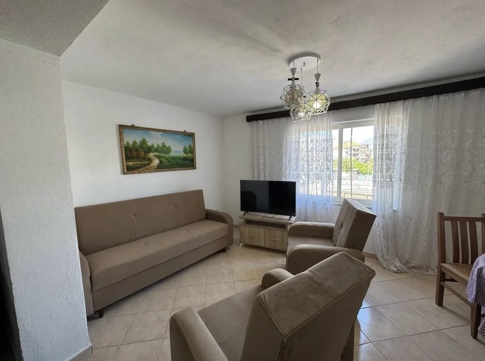 Tirane, jepet me qera apartament 1+1 Kati 1, 68 m² 350 € (Prane Universitetit Marin Barleti, Selite)