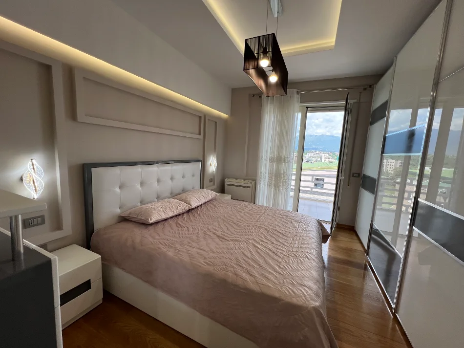 Tirane, shitet apartament 2+1+Ballkon Kati 4, 96 m² 262.000 € 