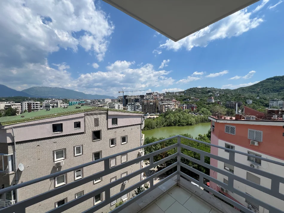 Tirane, shitet apartament 2+1+Ballkon Kati 4, 96 m² 262.000 € 