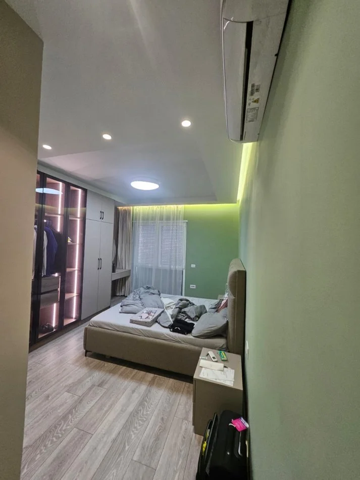 Tirane, jap me qera apartament 2+1+Ballkon , 91 m² 700 € (rruga dritan hoxha sheshi ish shqiponja dogana)