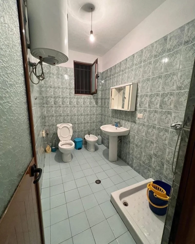 Tirane, jepet me qera apartament 2+1 , 300 € (Shkolla Murat Toptani)