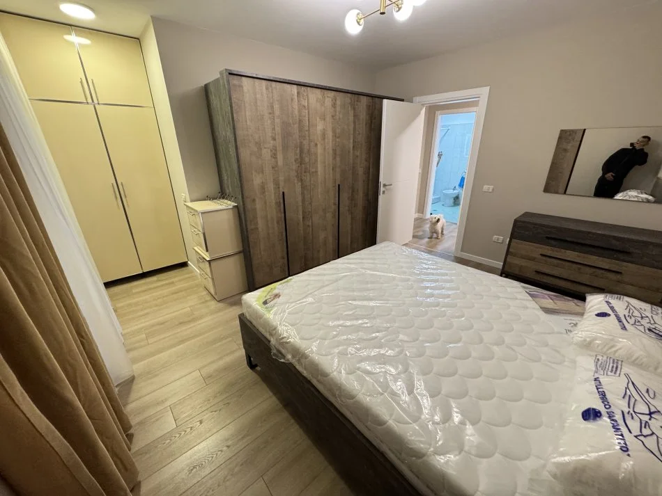 Tirane, jepet me qera apartament 1+1+Ballkon Kati 6, 70 m² 500 € (Don bosko)