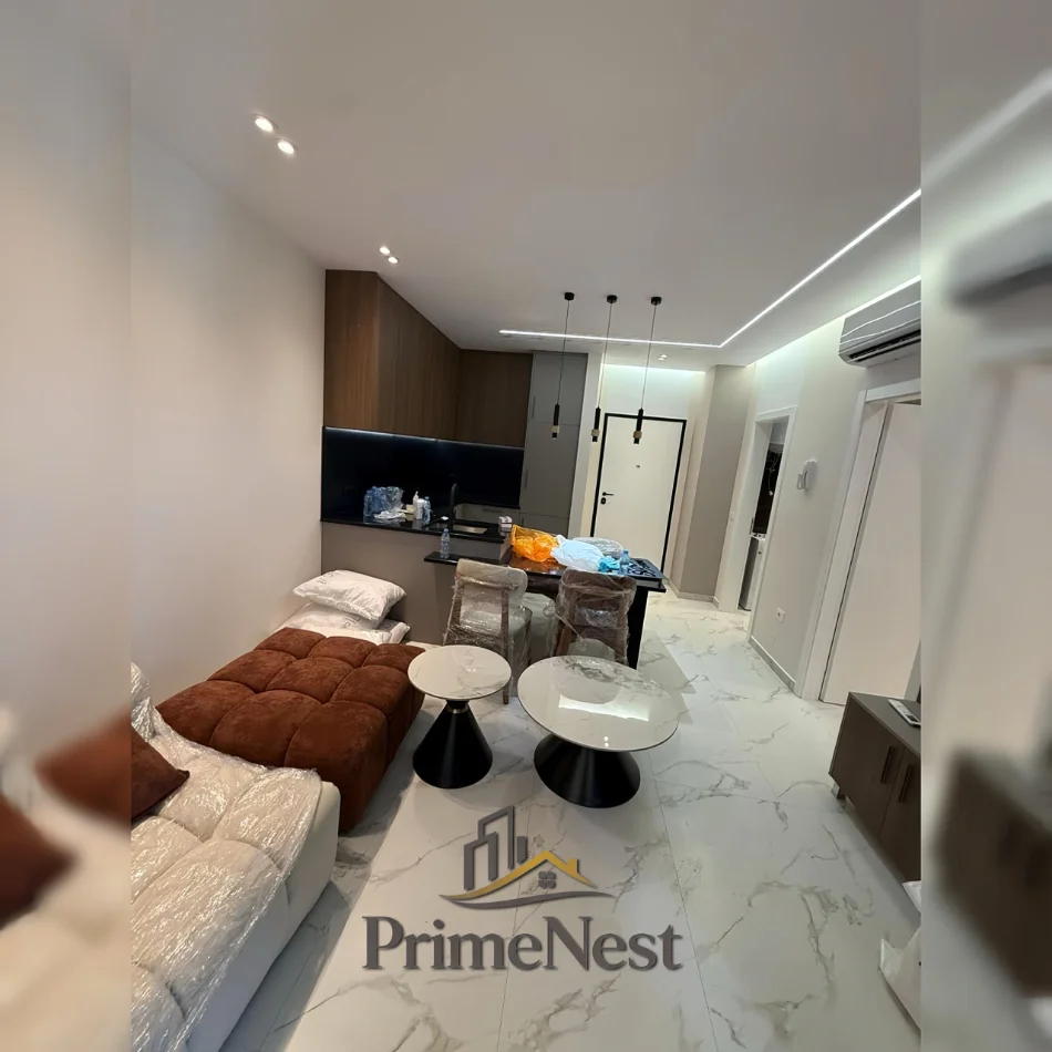 Tirane, jepet me qera apartament 1+1 Kati 2, 650 € (E88)