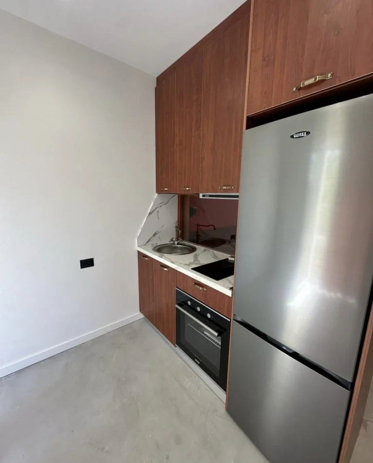 📣 SHITEN 2-GARSONIERE 📍 Shallvaret, Prane Qendres Se Tiranes ✨