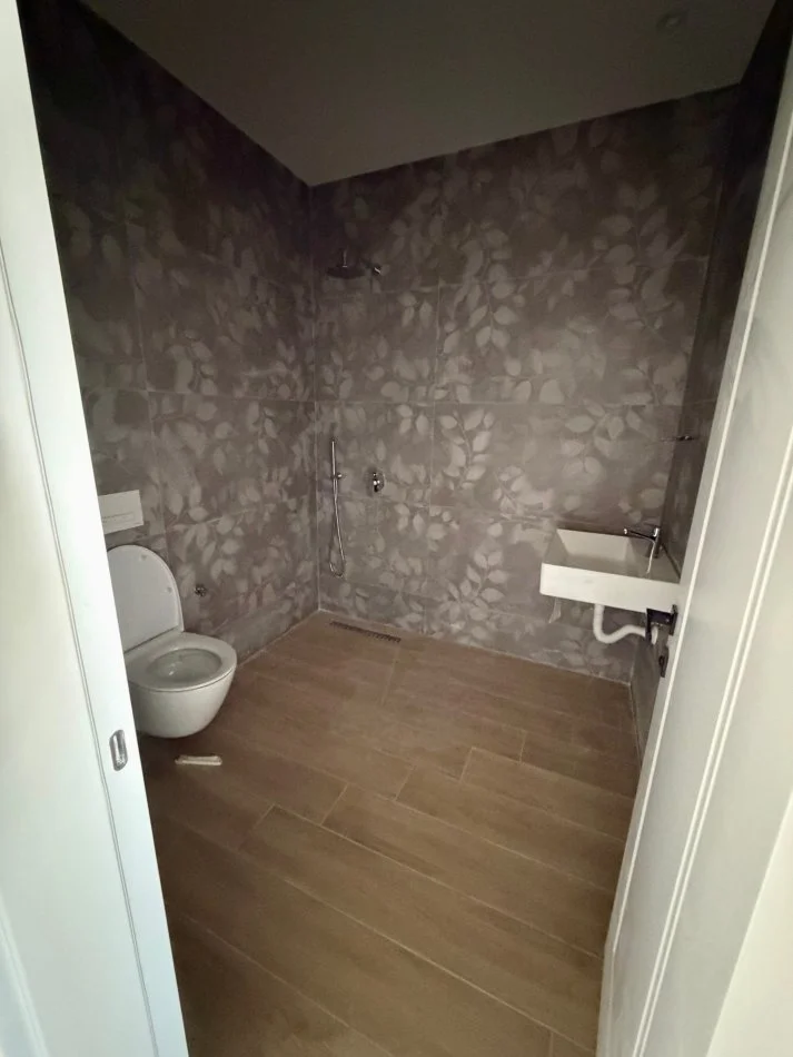 Tirane, shitet apartament 3+1+Aneks+Ballkon Kati 8, 132 m² 264.000 € (Jordan Misja)