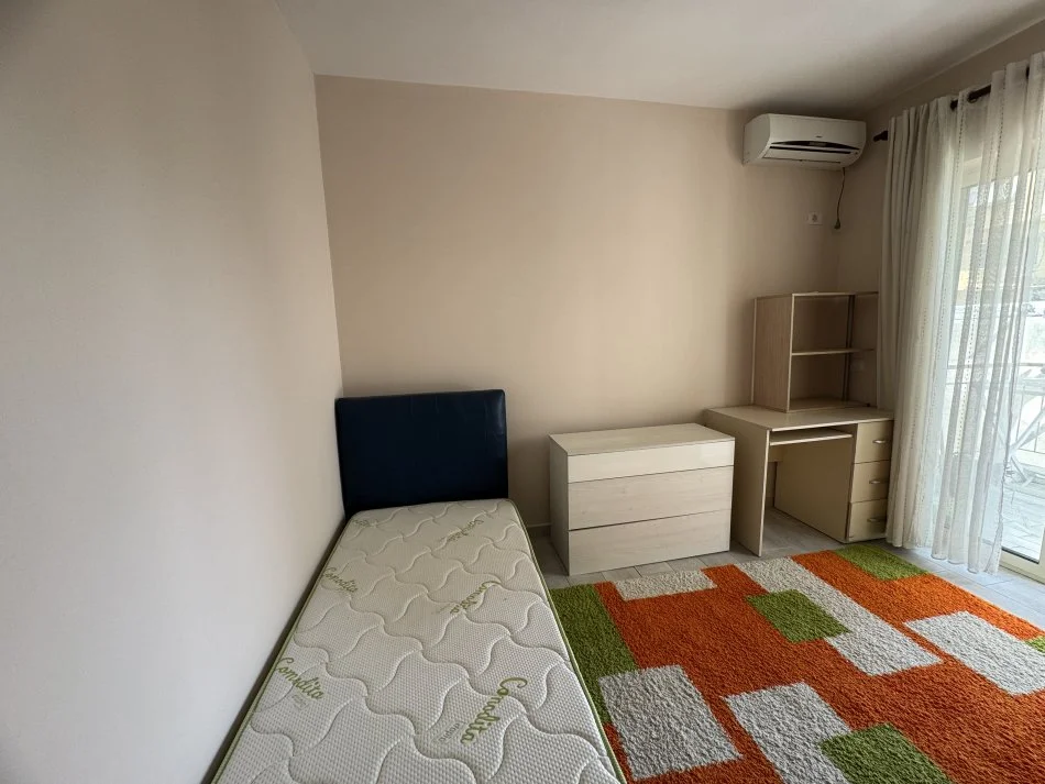 Tirane, jepet me qera 2+1+Ballkon Kati 3, 93 m² 550 € (Shyqyri Brari)