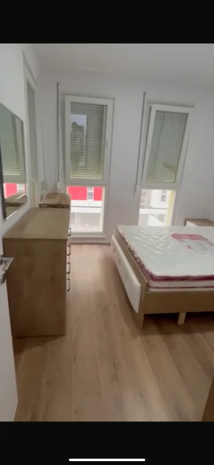 Tirane, jepet me qera apartament 1+1+Ballkon Kati 3, 63 m² 350 € (Univers City I sapomobiluar)