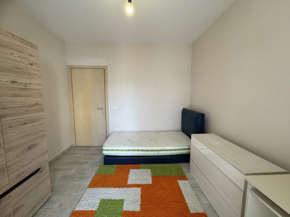 Tirane, jepet me qera 2+1+Ballkon Kati 3, 93 m² 550 € (Shyqyri Brari)