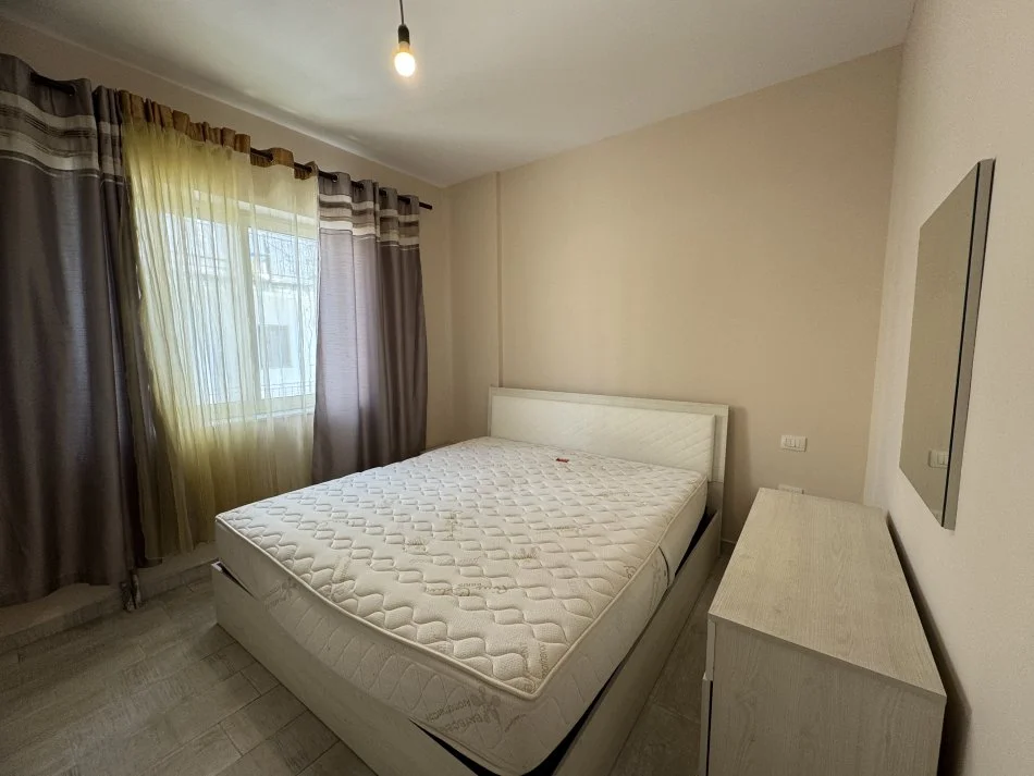 Tirane, jepet me qera 2+1+Ballkon Kati 3, 93 m² 550 € (Shyqyri Brari)