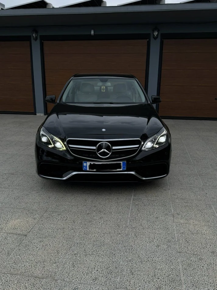 Fier, shitet makine E class Nafte, e zeze automatik Klima 187.000 km 12.500 €