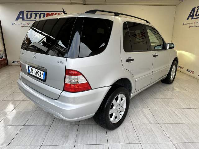Tirane, shes xhip Mercedes-Benz 270 Viti 2004, 4.600 Euro
