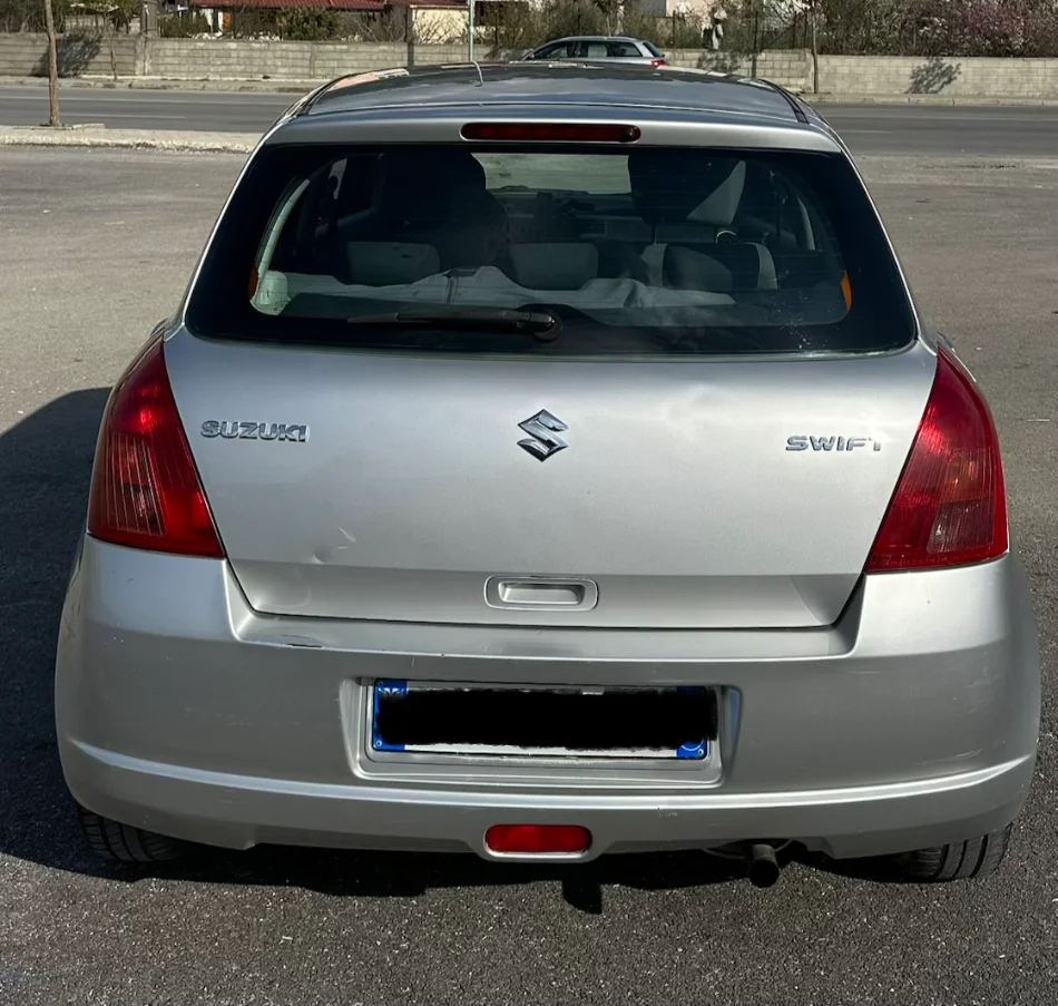 Berat, shes makine Suzuki Swift Benzin+Gaz, gri metalizato manuale Kondicioner 154.000 km 2.200 €